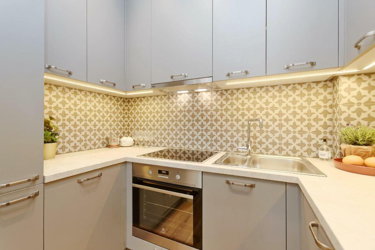 Dzirnavu Residense Apartamento Riga Exterior foto